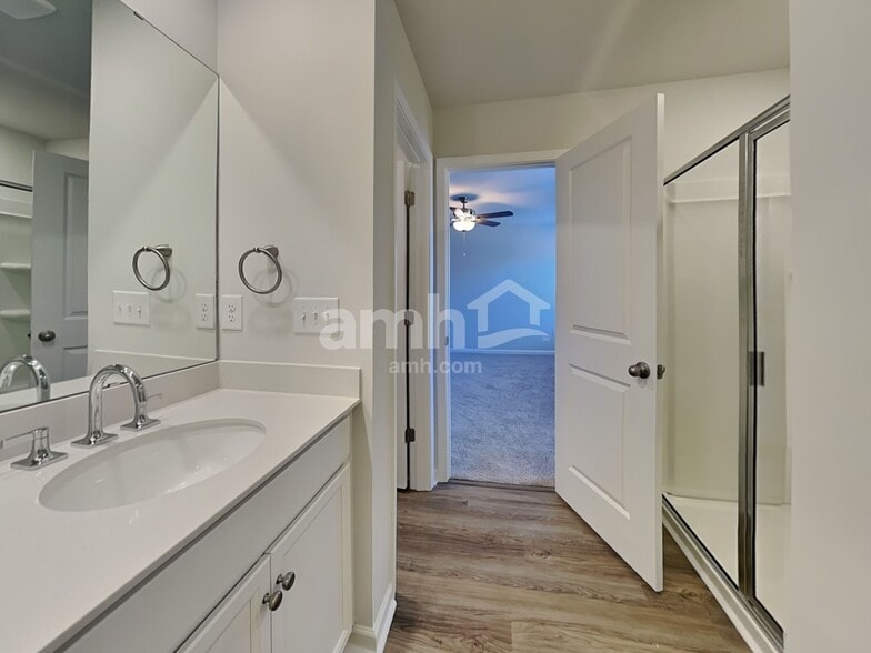 Building Photo - 3984 Zepelin Wy