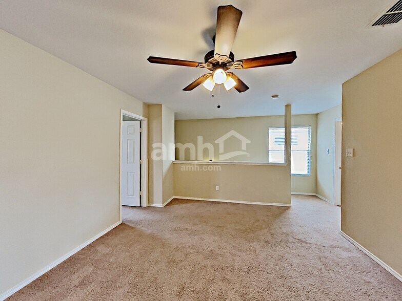 Building Photo - 9210 Pacific Maple