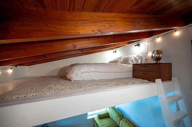 Building Photo - 302 NW 16th St