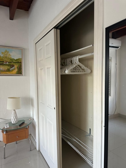 Building Photo - 2532 SW 27th St