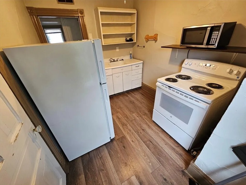 Kitchen (11x8) - 340 Virginia Ave