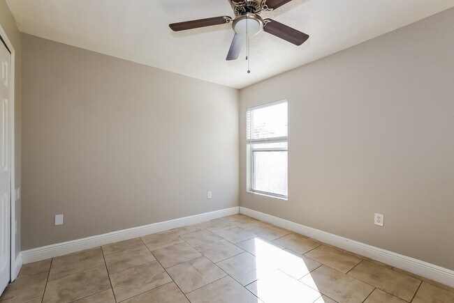 Building Photo - 4210 Red Bird Ave