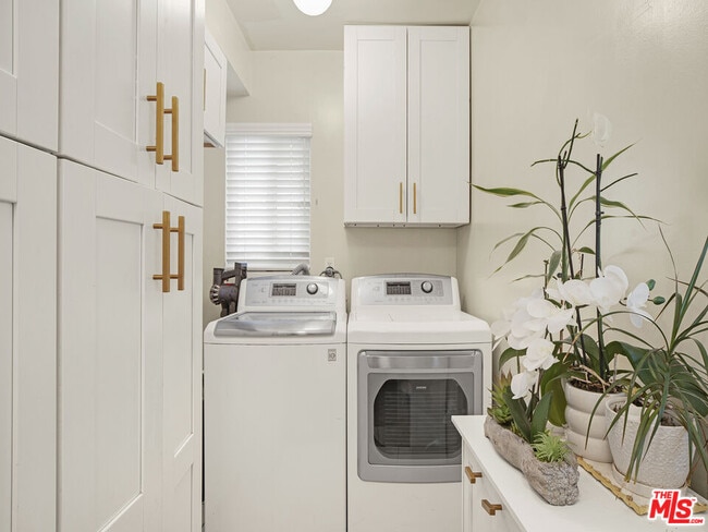 Building Photo - 19410 Shenango Dr