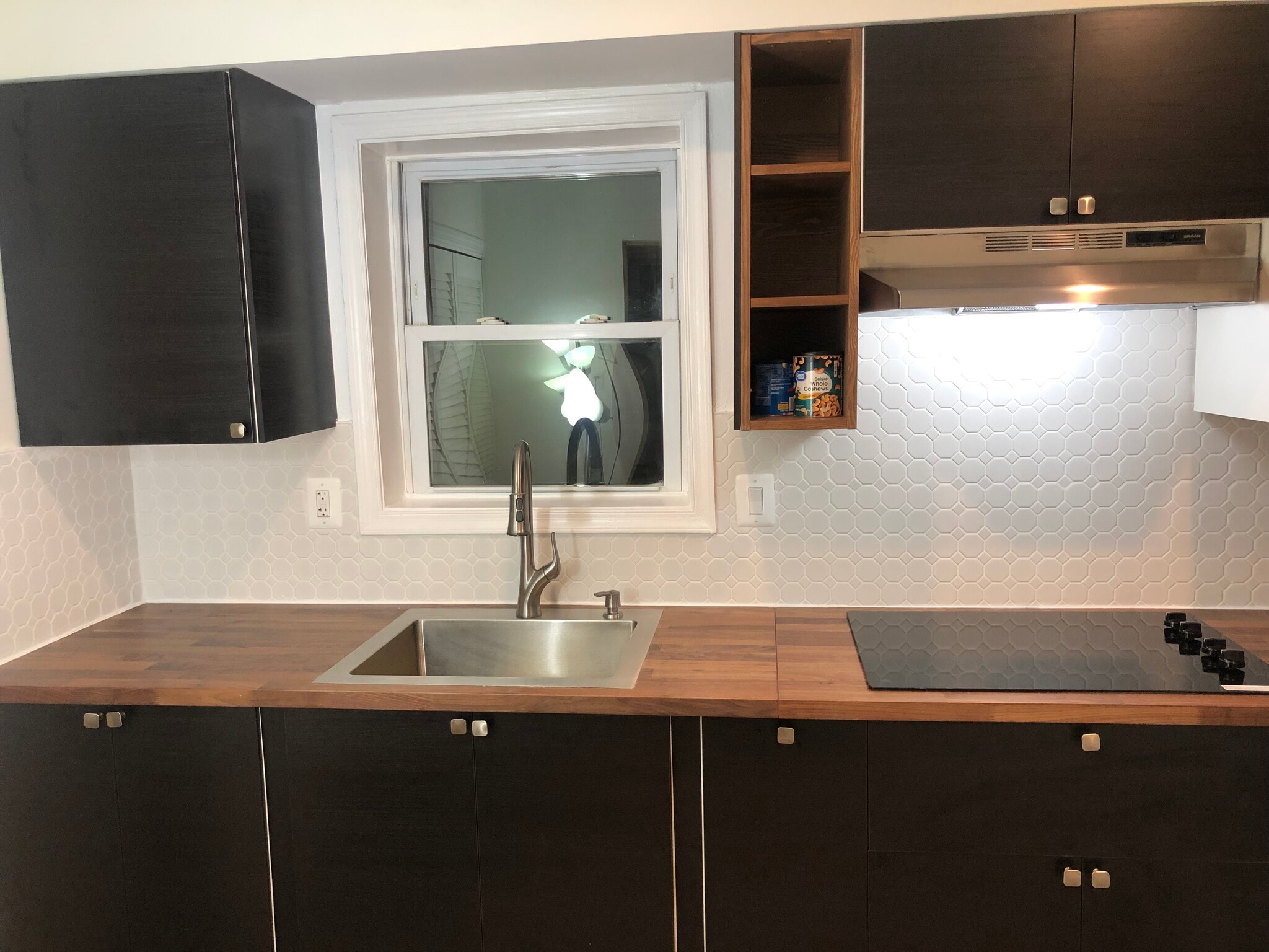 Kitchen - 4306 Elmwood Dr