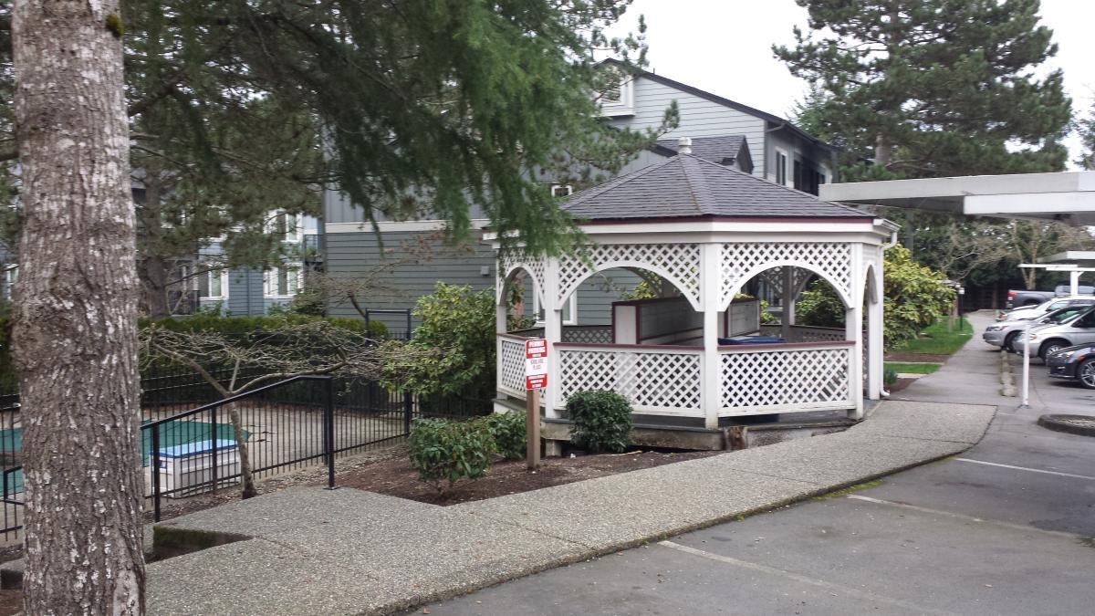 Mail post gazebo - 11112 NE 124th Ln