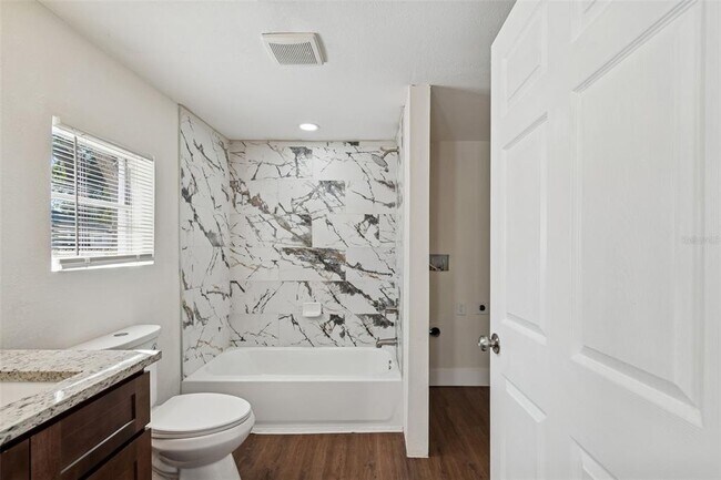 Building Photo - 9412 N Brooks St