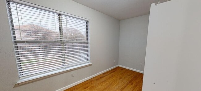 Building Photo - 13806 Cambourne Dr