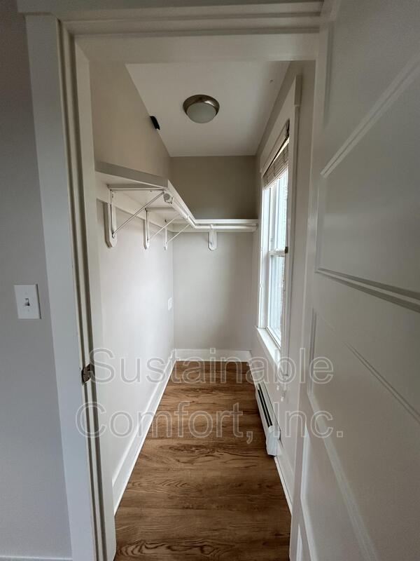 Building Photo - 38 Shamrock St