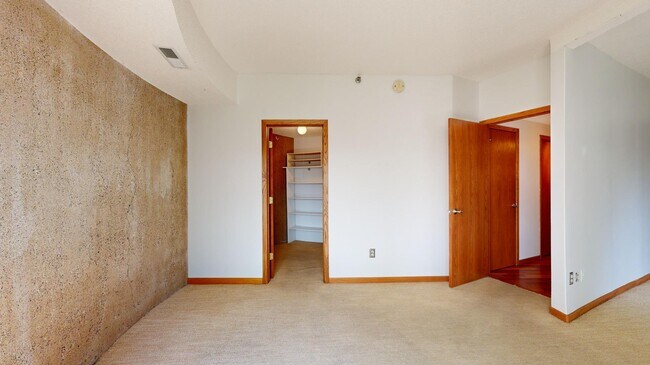 Building Photo - 3141 Dean Court #502
