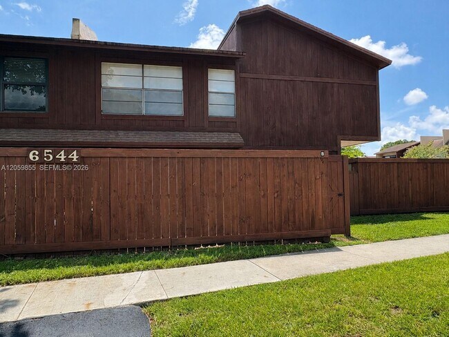 Building Photo - 6544 SW 114th Pl