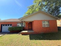 Building Photo - 717 Dallas St