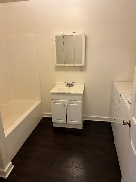 Building Photo - 19490 Magnolia St