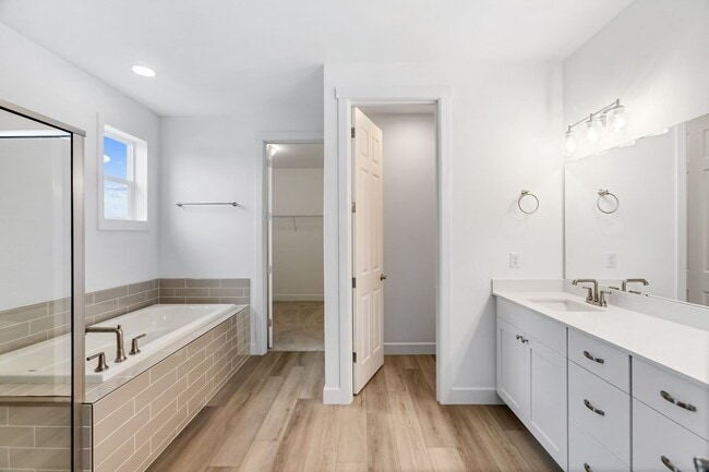 Building Photo - Spacious Two-Story in Port Orchard
