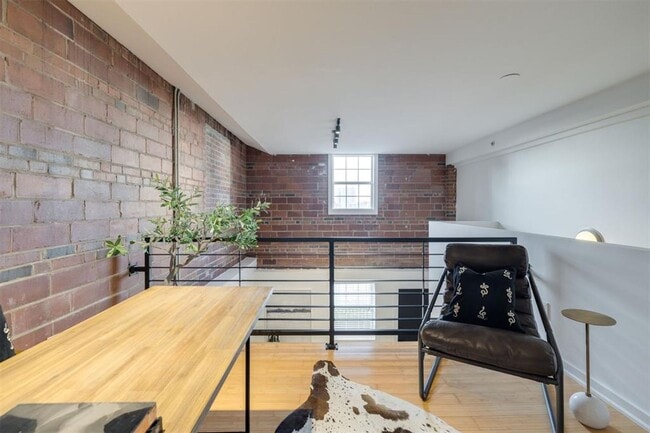 Building Photo - One bedroom loft in Midtown OKC!