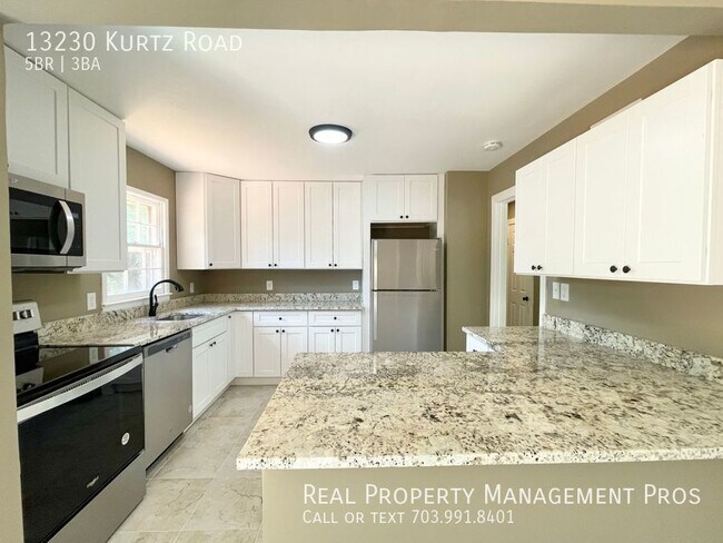 Building Photo - FIVE BEDROOM THREE FULL BATH!  UPDATES GAL...