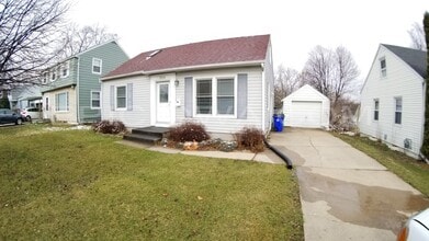 Building Photo - 1904 Williams Blvd SW