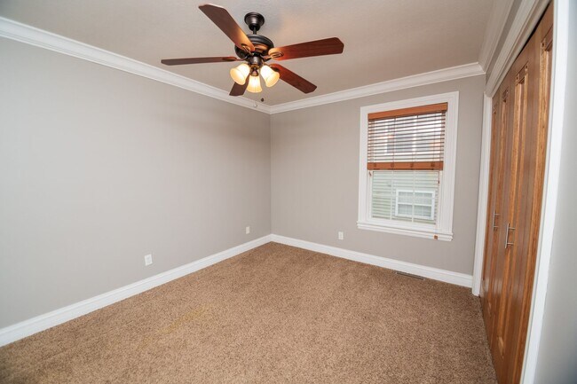 Building Photo - 405 Galway Dr