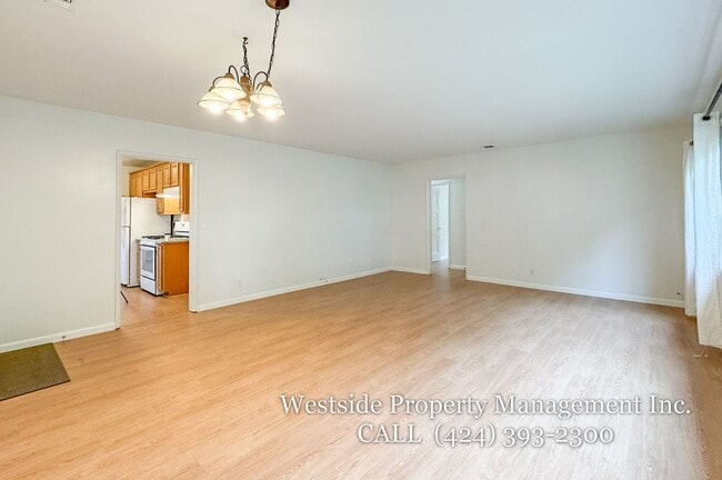 Building Photo - 4400 Vinton Ave