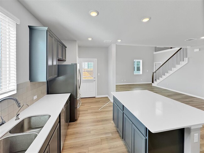 Building Photo - 2437 Roosevelt Rd