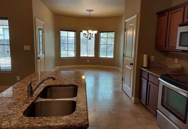 Building Photo - 704 Darlington Dr