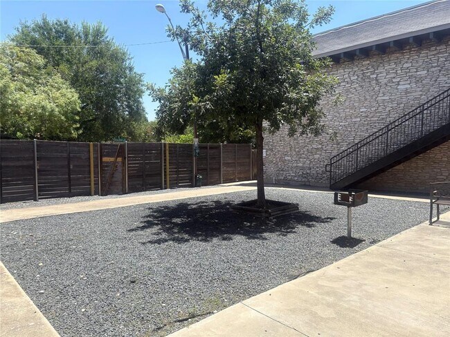 Building Photo - 2301 Ohlen Rd