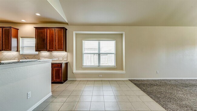 Building Photo - 32706 Oak Heights Ln