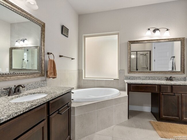 Building Photo - 1714 Kosmas Dr