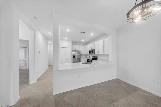 Building Photo - 2220 Dragonfruit Wy