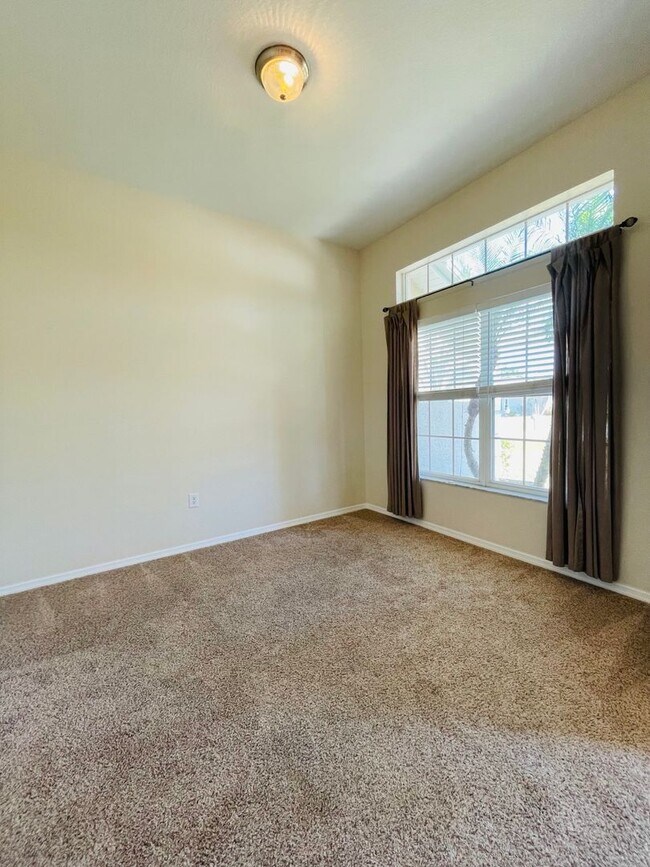 Building Photo - DEEP CREEK, 4 BEDROOM HOME