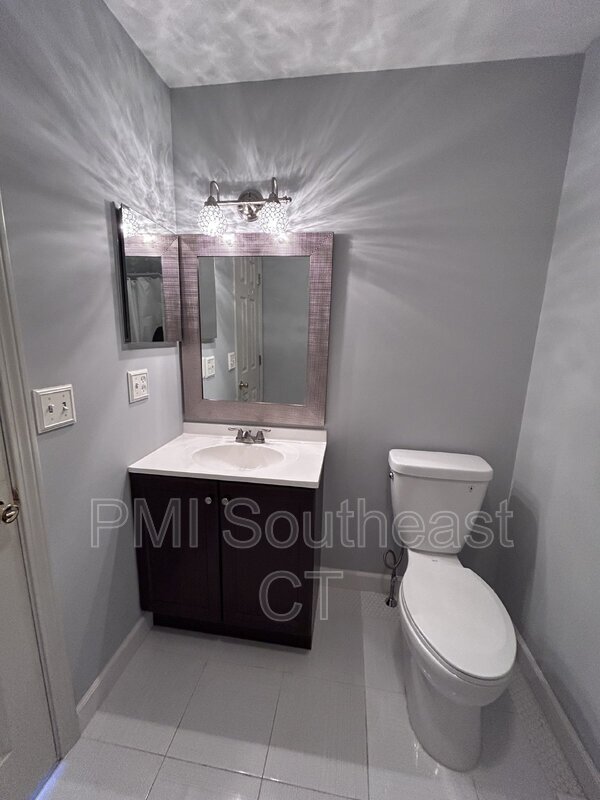 Building Photo - 310 Boston Post Rd