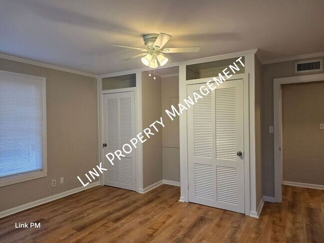 Building Photo - 3731 Knollwood Dr