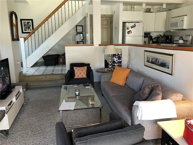 Building Photo - 45 Ayrault St