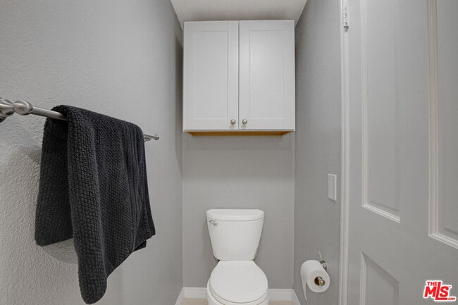 Building Photo - 8642 Gregory Wy