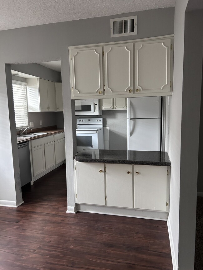 Building Photo - 4770 Champion Ct