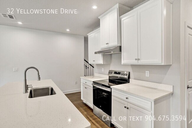 Building Photo - 32 Yellowstone Dr