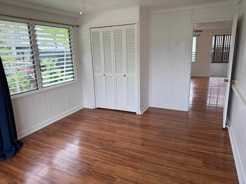 Building Photo - 448 Ulupaina St