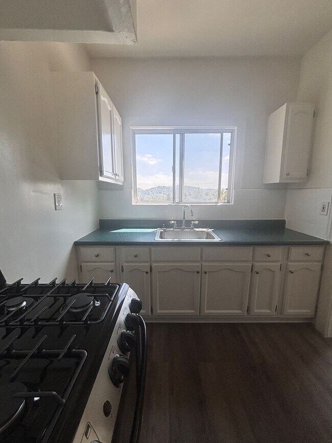 Building Photo - Studio with a view. Close to DTLA, Eagle R...