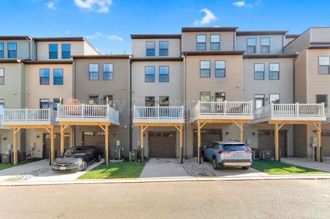 Building Photo - 14024 Sunrise Valley Dr