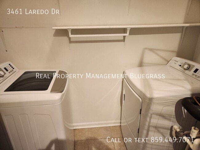 Building Photo - 3461 Laredo Dr