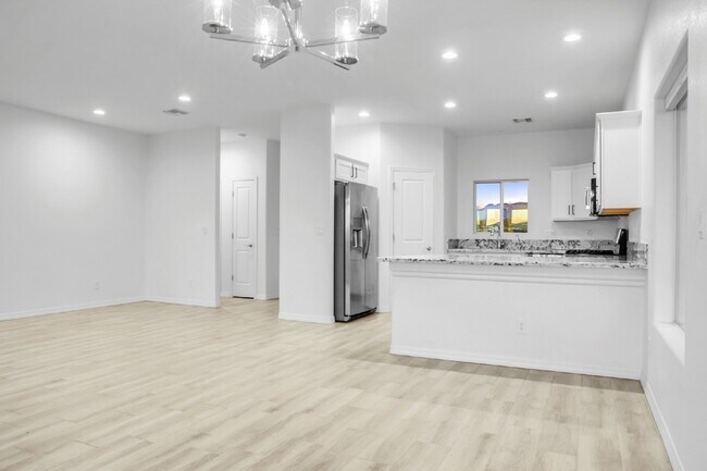 Building Photo - Beautiful Contemporary home with panoramic...