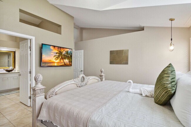 Building Photo - 4931 Dunmore Ln