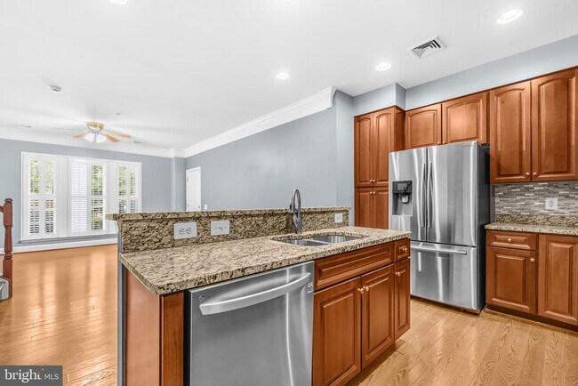 Building Photo - 2392 Brookmoor Ln