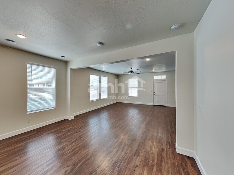 Building Photo - 6042 W Copper Hawk Dr