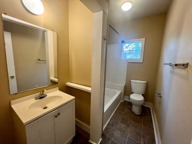 Building Photo - Charming Highland Park Duplex — Cozy City Living in the Heart of San Antonio