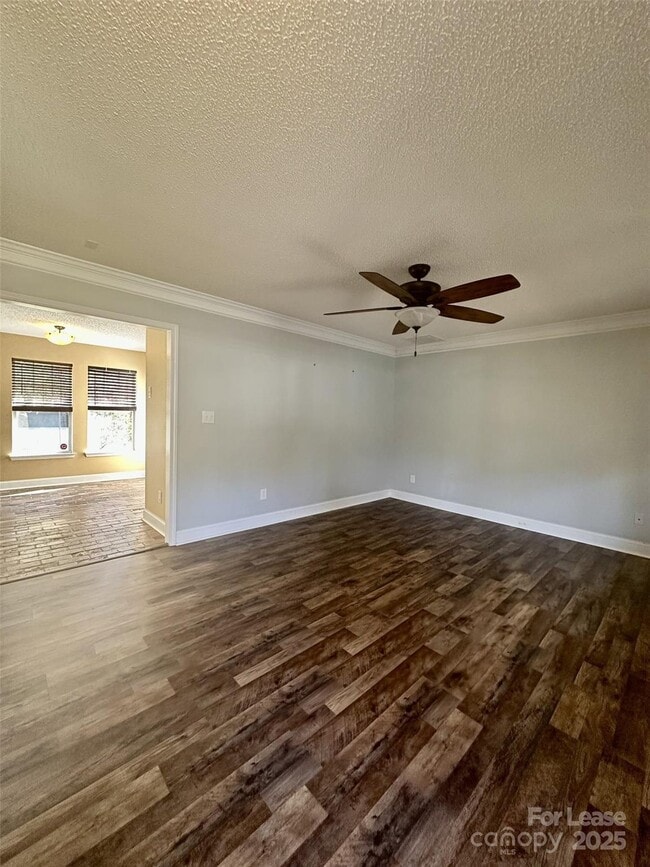 Building Photo - 853 Matthews School Rd