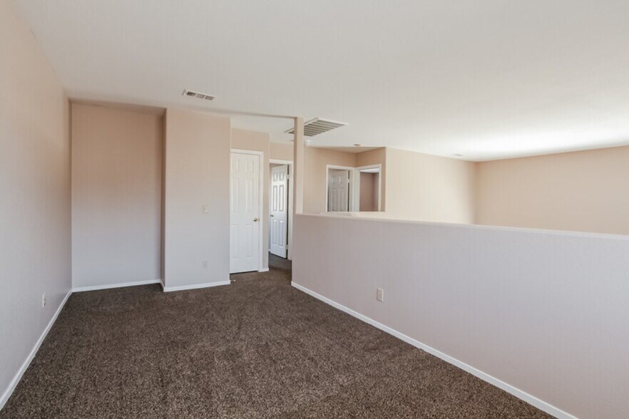 Building Photo - 7512 Hickory Hills Dr