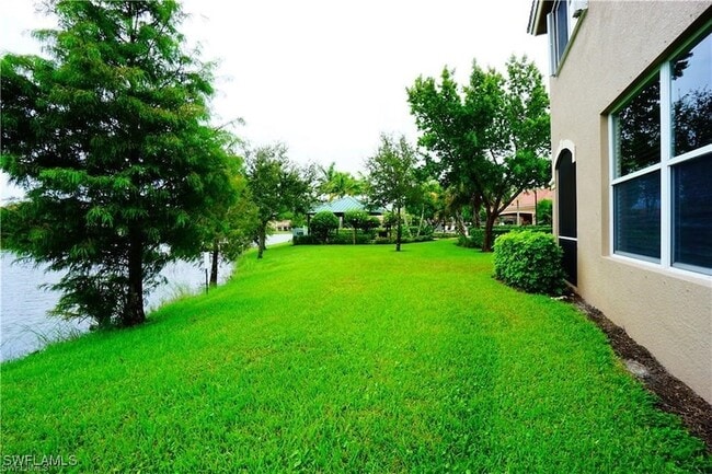 Building Photo - 9774 Roundstone Cir