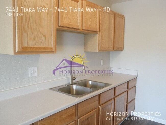 Building Photo - Remodeled 2 Bed 1 Bath 894sqft Second Floo...