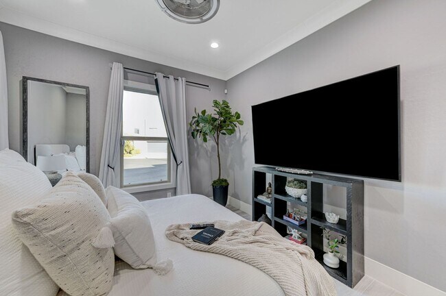 Building Photo - Distinctive Fully Furnished Estate in The Canyons!