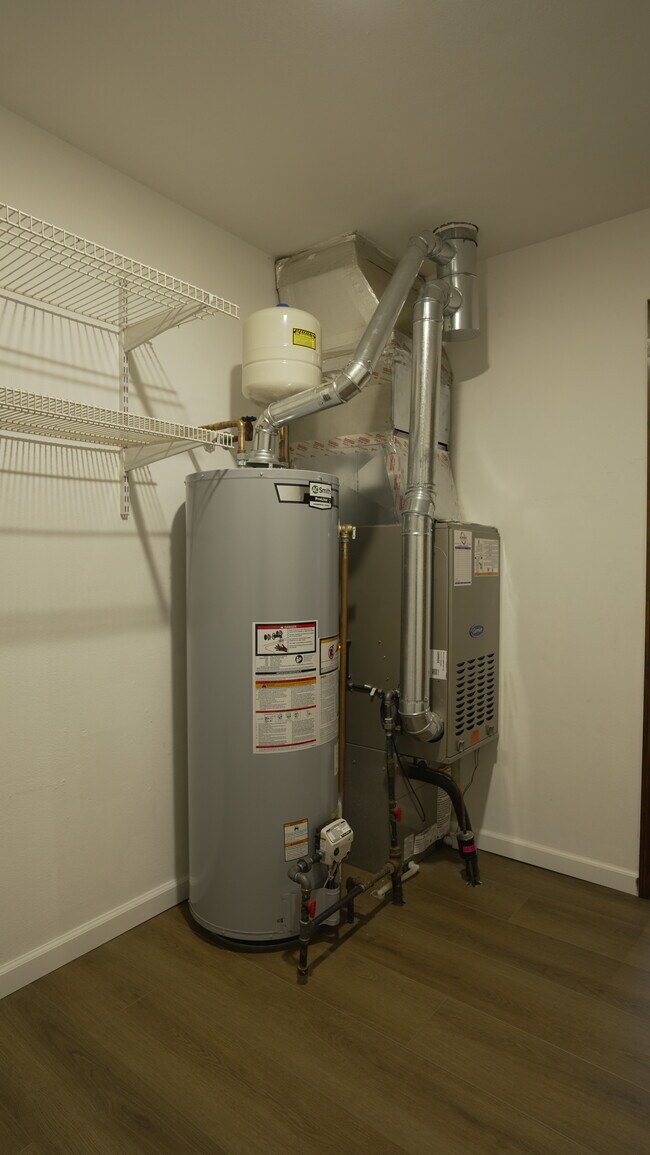 Building Photo - Spruce Hill